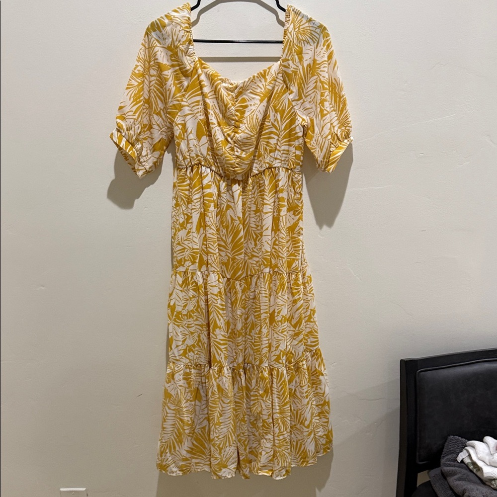 Chicwish Yellow and White Leaf-Print Midi Dress